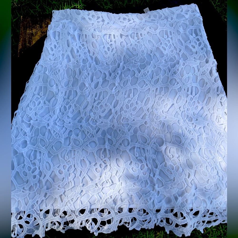 White, lace looking skirt, XL